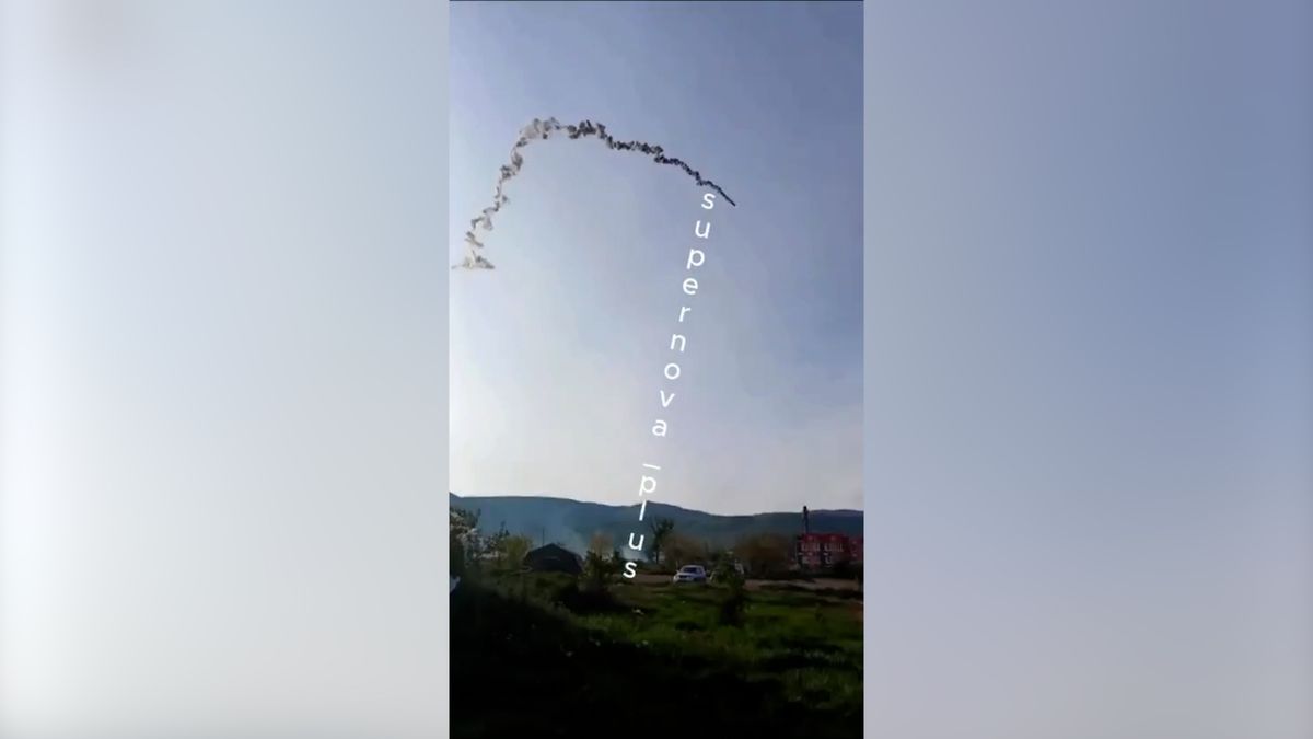 Na Krymu hoří ruský muniční sklad