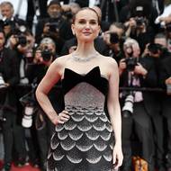 Natalie Portmanová okouzlila na premiéře filmu Eddington a celý look doplnila šperky Tiffany & Co. s více než 20 karátovými diamanty.