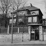 Hodžova vila se přeměnila v městské jesle, snímek je pravděpodobně z roku 1950.