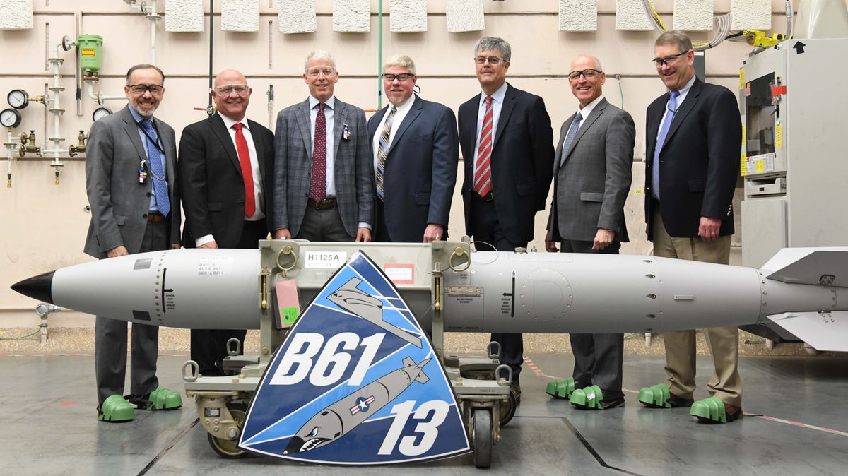 Spojené státy dokončily vývoj nové jaderné pumy B61-13