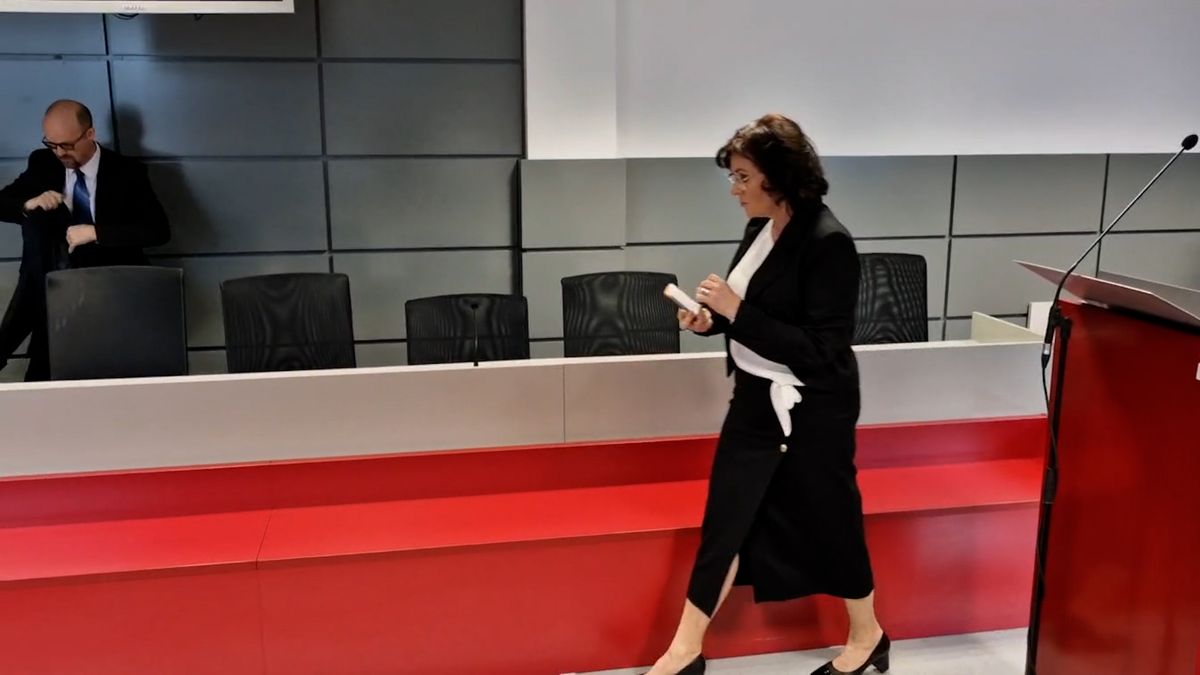 Z obecního účtu si stáhla téměř 23 milionů, soud bývalou ekonomku poslal na 6,5 roku za mříže