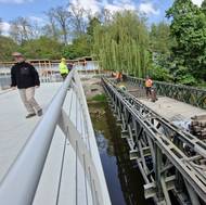 Demontáž historického válečného mostu Bailey Bridge přes řeku Jihlavu na Polance v Třebíči. 