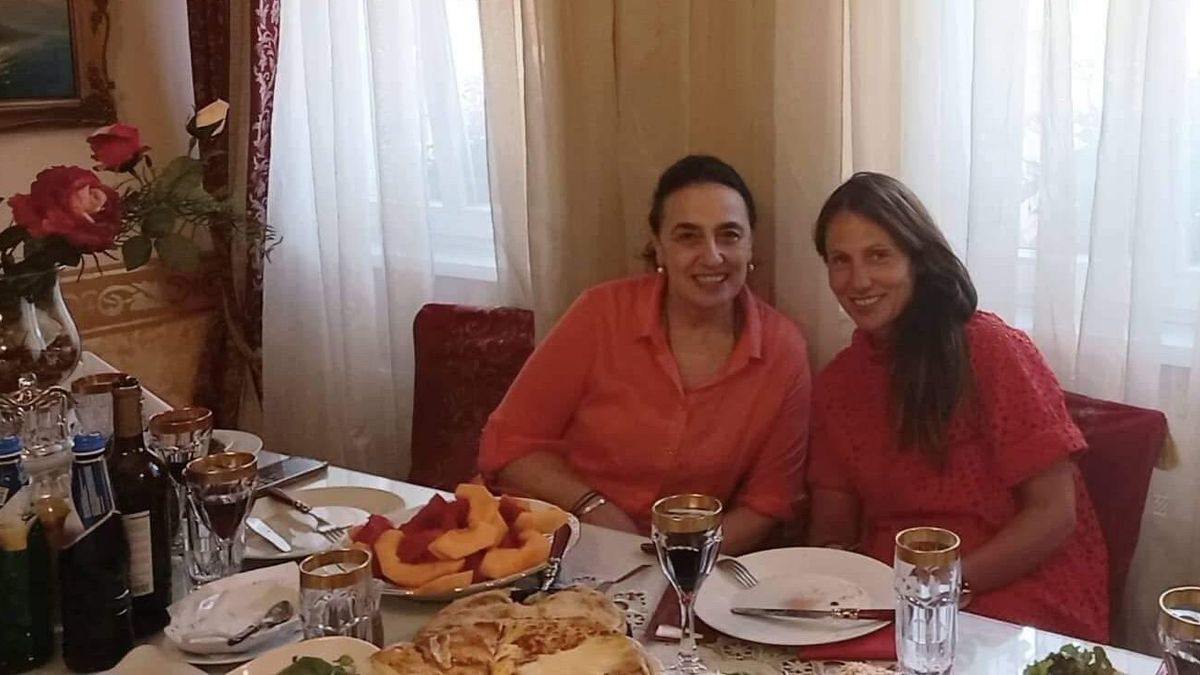 Karlovarská primátorka se fotila s Gruzínkou, která je spojována s ruským podsvětím