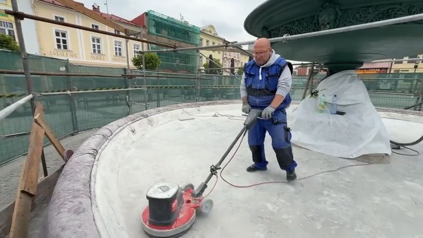 Vzácnou karvinskou kašnu poškodili vandalové. Oprava vyjde na 750 tisíc