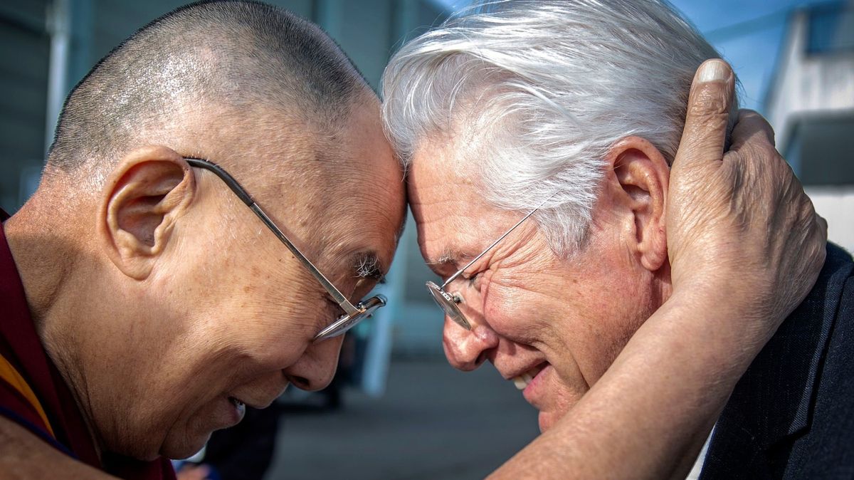 Richard Gere pro Novinky: Jako buddhista bývám klidný, ale Trumpova rozhodnutí mě rozčílila