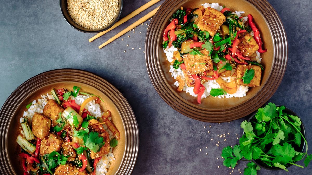 Veganský recept, kde hraje hlavní roli tofu a mango