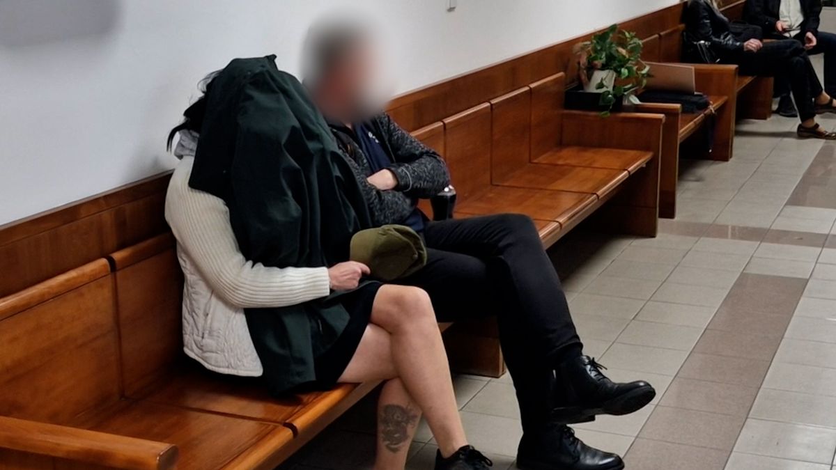 Vnukem praštila o zeď, ten nepřežil. Soud jí o rok snížil trest na 15 let