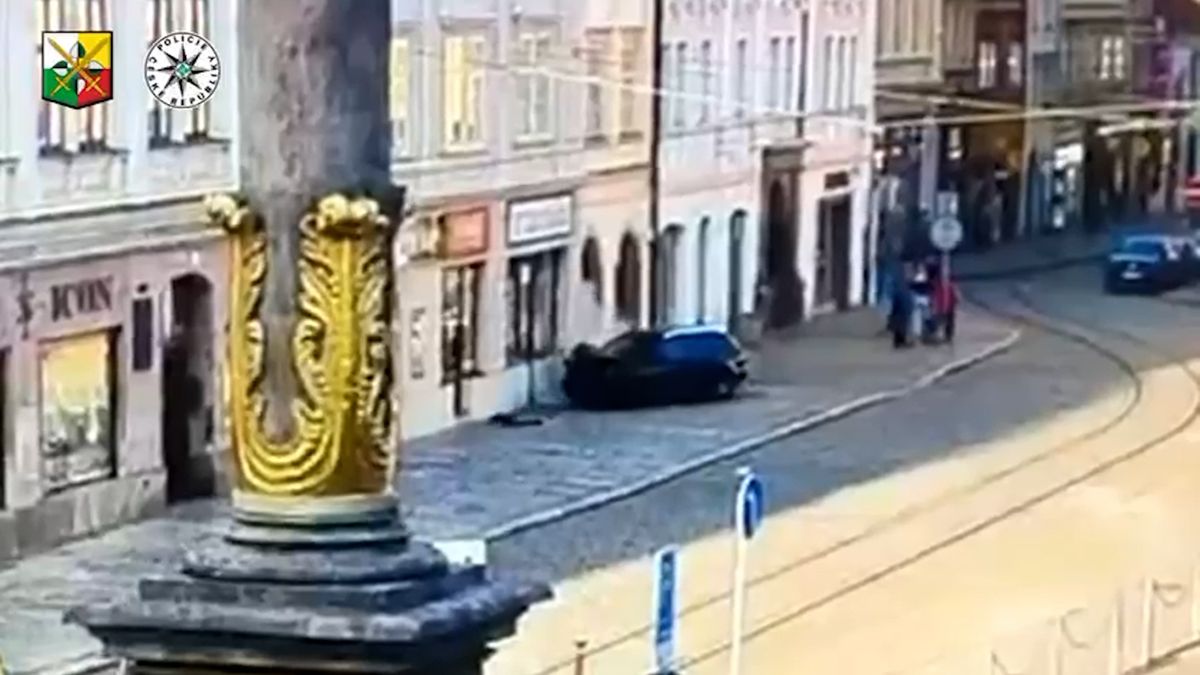 Pokuta Ukrajinci, který autem vletěl do domu na plzeňském náměstí, je podle primátora výsměch