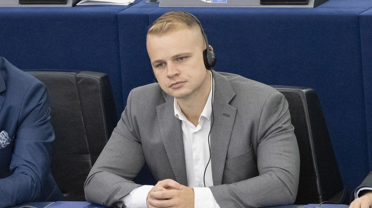 Bizár na Slovensku. Schyluje se k historicky prvnímu boxerskému zápasu mezi politiky
