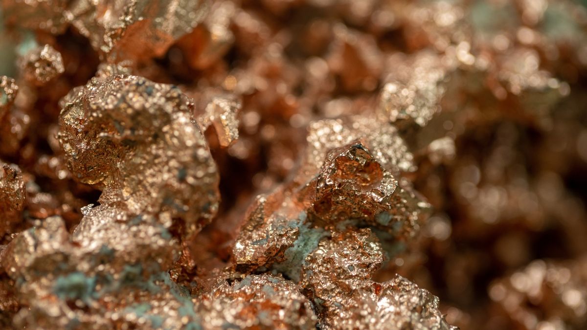 Měď zdražuje. Pro „zelený život“ je jí třeba stále víc