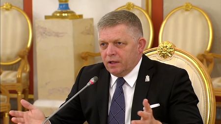 Ficův vazalský projev před Putinem: Přijel bych za vámi i autem