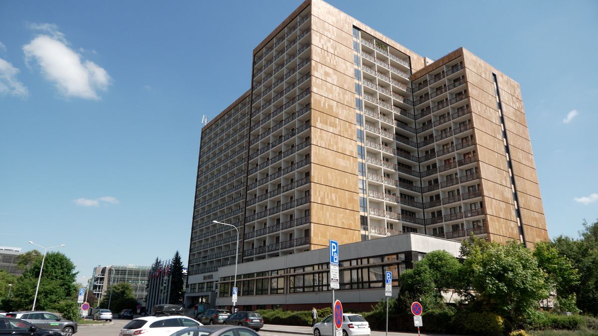 Brutalistní Centrum Krystal bylo tak moderní, že mnoho původních prvků v něm slouží dodnes