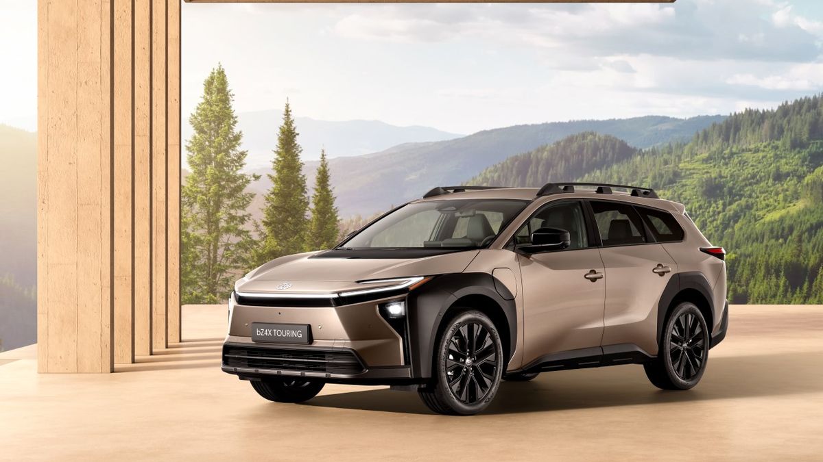Z elektrického crossoveru od Toyoty je dobrodružně laděný kombík 