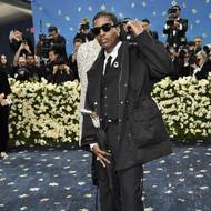 Mezi hostiteli byl i hudebník, rapper a partner Rihanny A$AP Rocky.