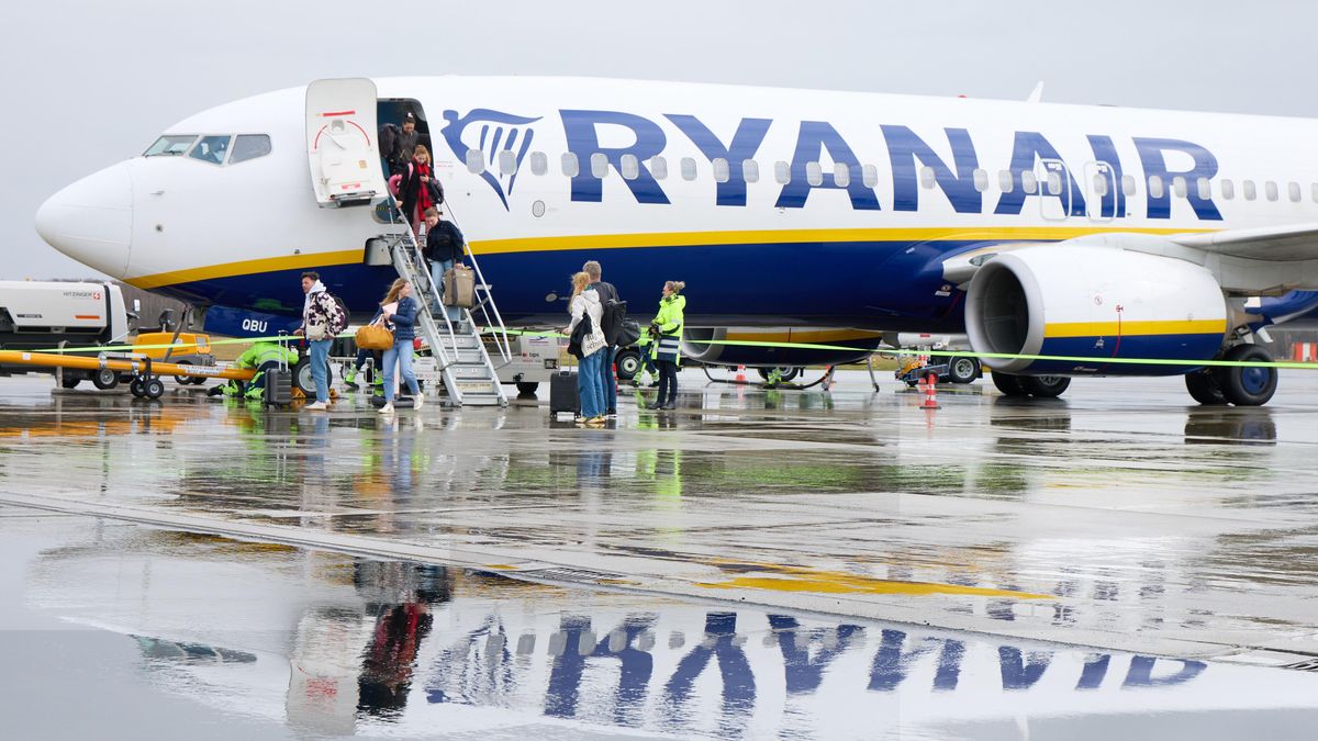 Ryanairu v uplynulém finančním roce klesl zisk o 16 procent