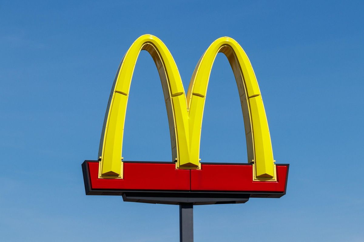 Hostitelé v Rijádu instalovali pro Trumpa mobilní pobočku McDonald’s