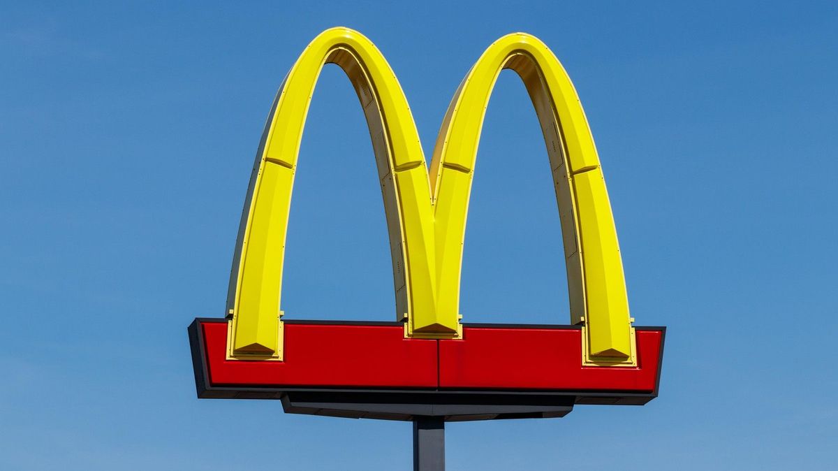 Hostitelé v Rijádu instalovali pro Trumpa mobilní pobočku McDonald’s
