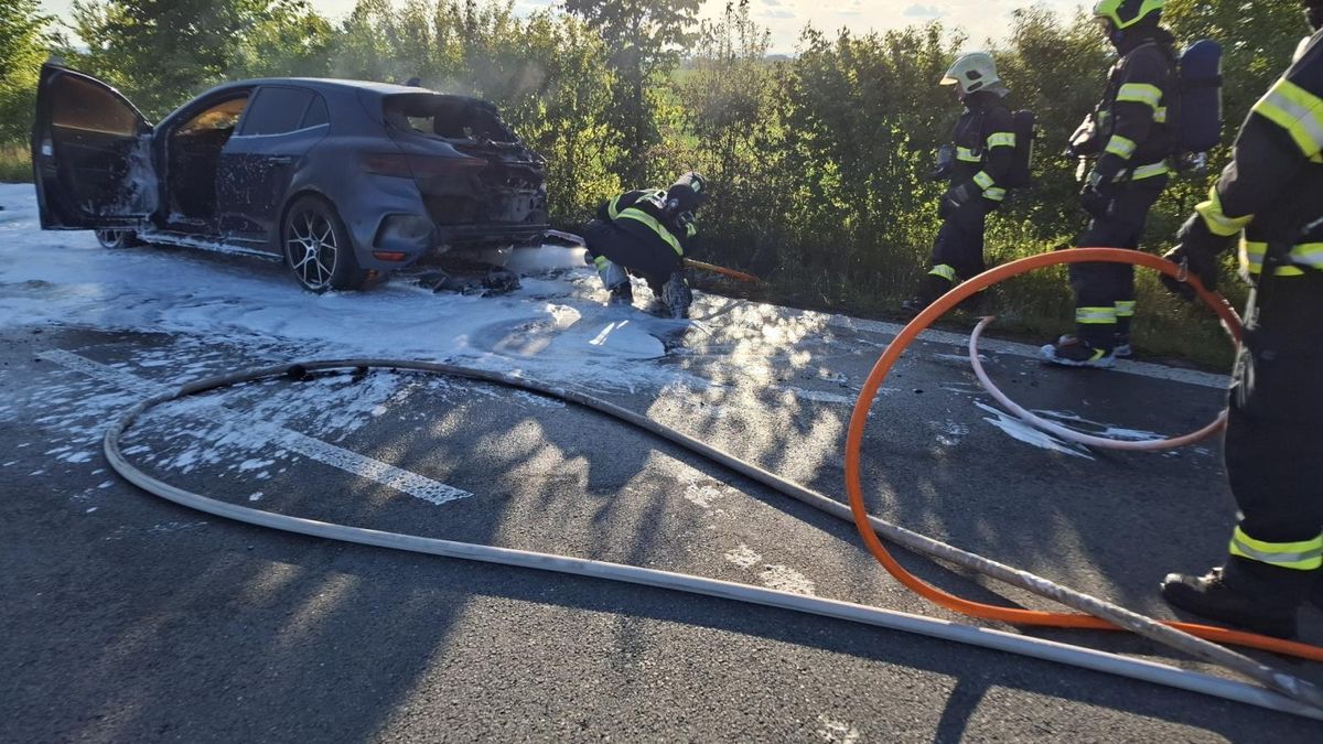 Hasiče na Olomoucku zaměstnaly požáry aut