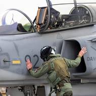 Poslední kontrola před vzletem. 