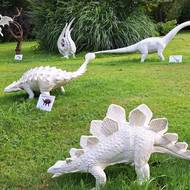 Loni osvěžily zahradu modely dinosaurů. Pro velký úspěch nebudou chybět ani letos.