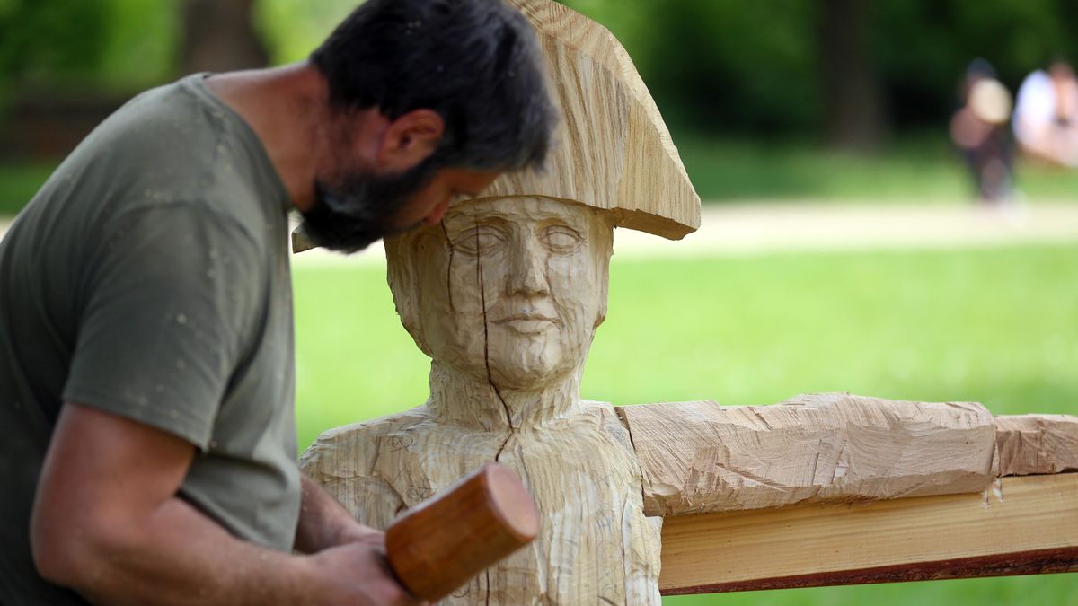 Slavkov připomene Napoleona. Pořídil si dřevěného a bude mít i virtuálního  
