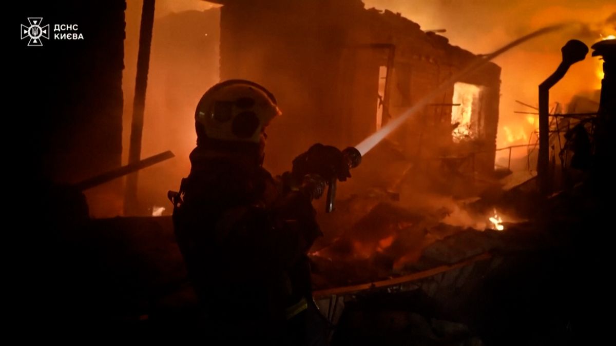 Rusko v noci útočilo na Kyjev, mezi zraněnými jsou děti