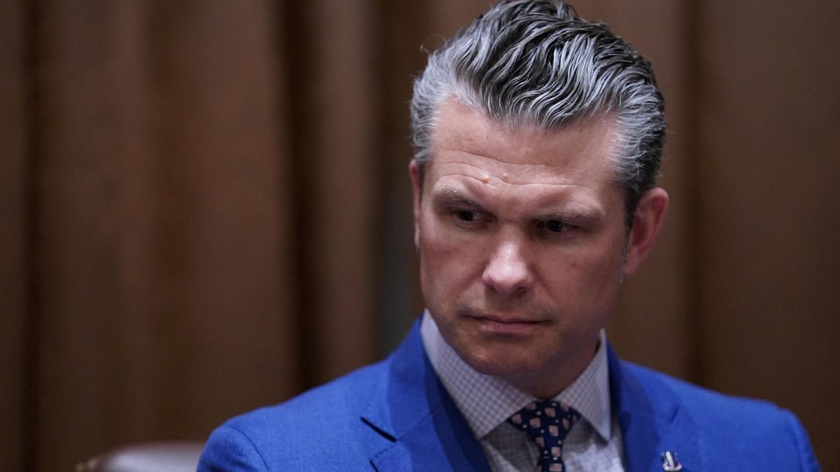 Hegseth v lednu zastavil dodávky pomoci Ukrajině, aniž by o tom Trump věděl