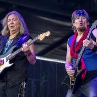 Kytarový dvojzápřah Dave Murray (vlevo) a Adrian Smith