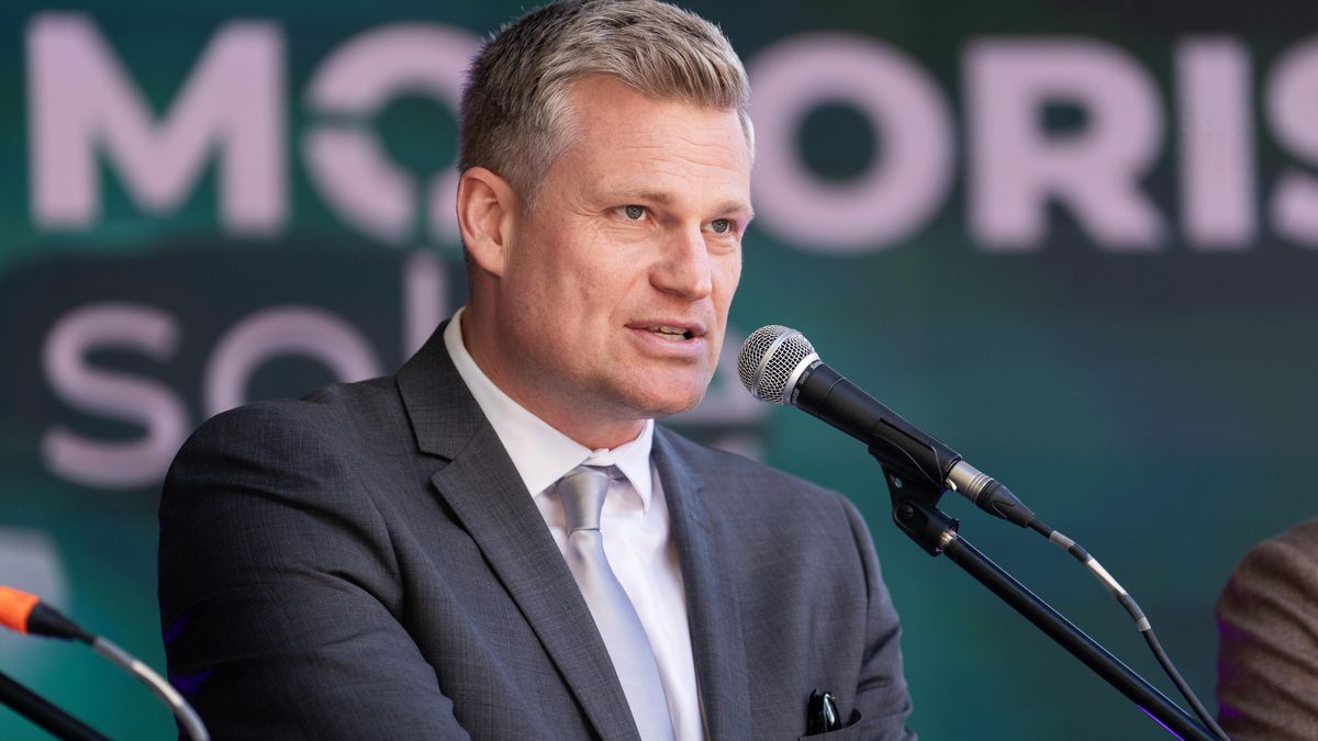 Europoslanec Turek se omluvil za útok na redaktora Novinek. „Nemyslel jsem to tak,“ napsal