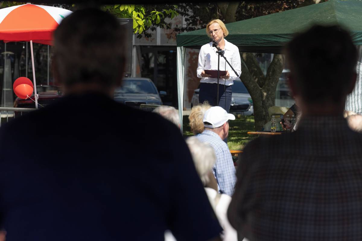 Kateřina Konečná mluví ke svým voličům v Ostravě.