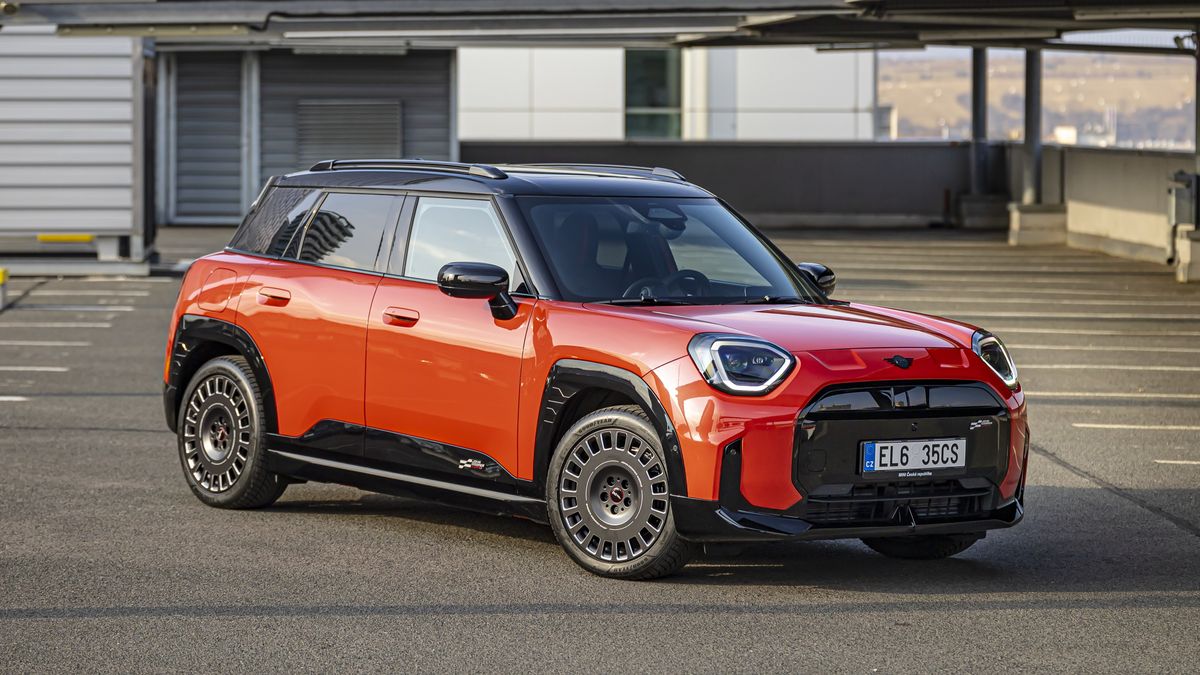 Test Mini Aceman: Malý crossover perfektně trefil mezeru v nabídce 