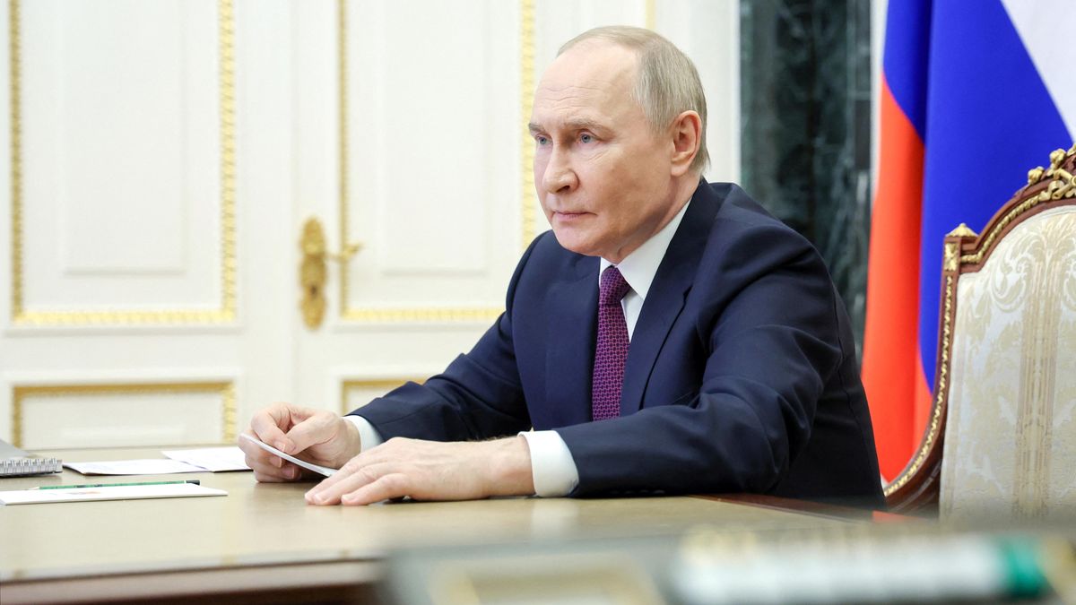 Putin si telefonoval s papežem, mluvili spolu o válce na Ukrajině