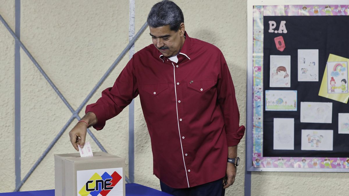 Madurova koalice hlásí volební vítězství. Fraška, míní venezuelská opozice