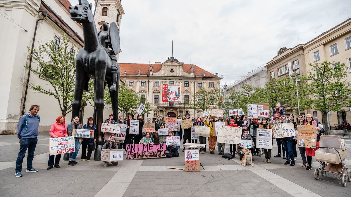 Politika není pánský klub, hlásá iniciativa z jižní Moravy. Volá po větším zastoupení žen