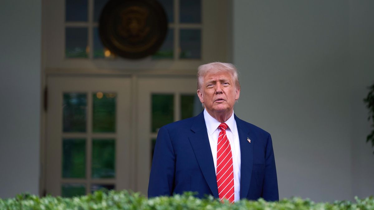 Trump se raduje, že je papežem Američan