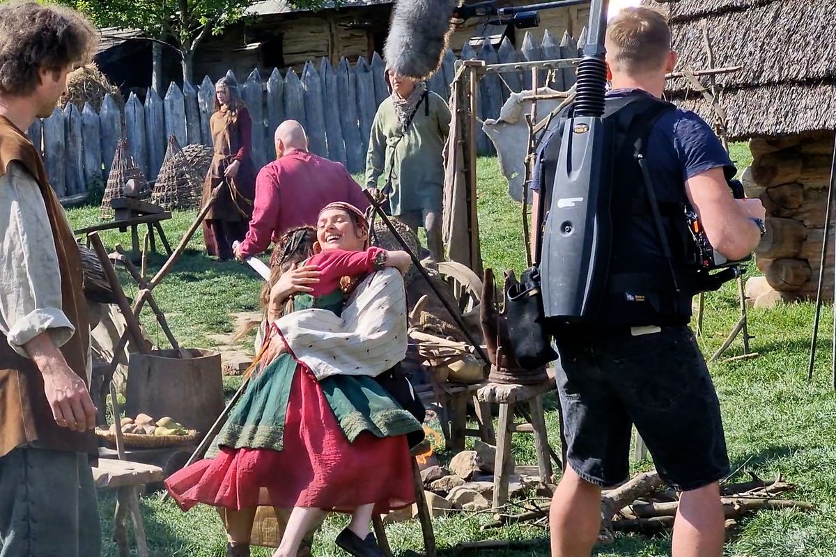 Issová, Kerekes, Lábus i Lněnička natáčejí nový český fantasy film Máma a táta jsou Boží