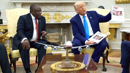 Trump šokoval prezidenta JAR. V Oválné pracovně mu promítl kontroverzní video