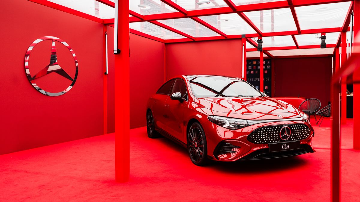Mercedes v Praze ukázal symbol nových kompaktů, nové CLA ovlivní řadu modelů