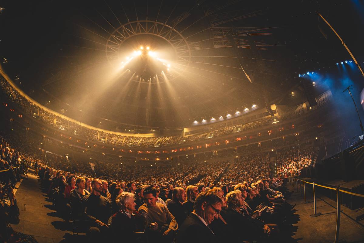 Andrea Bocelli přidává pro velký zájem v Praze další koncert.