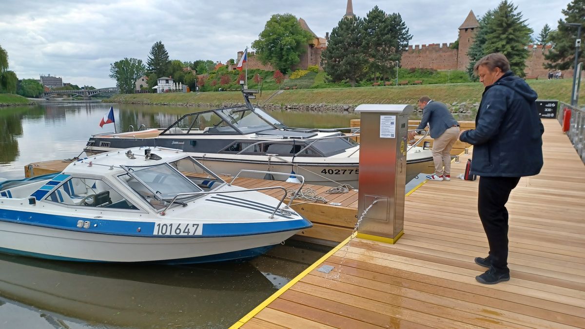 Labe se připravuje na turisty v lodích, přibývají přístaviště