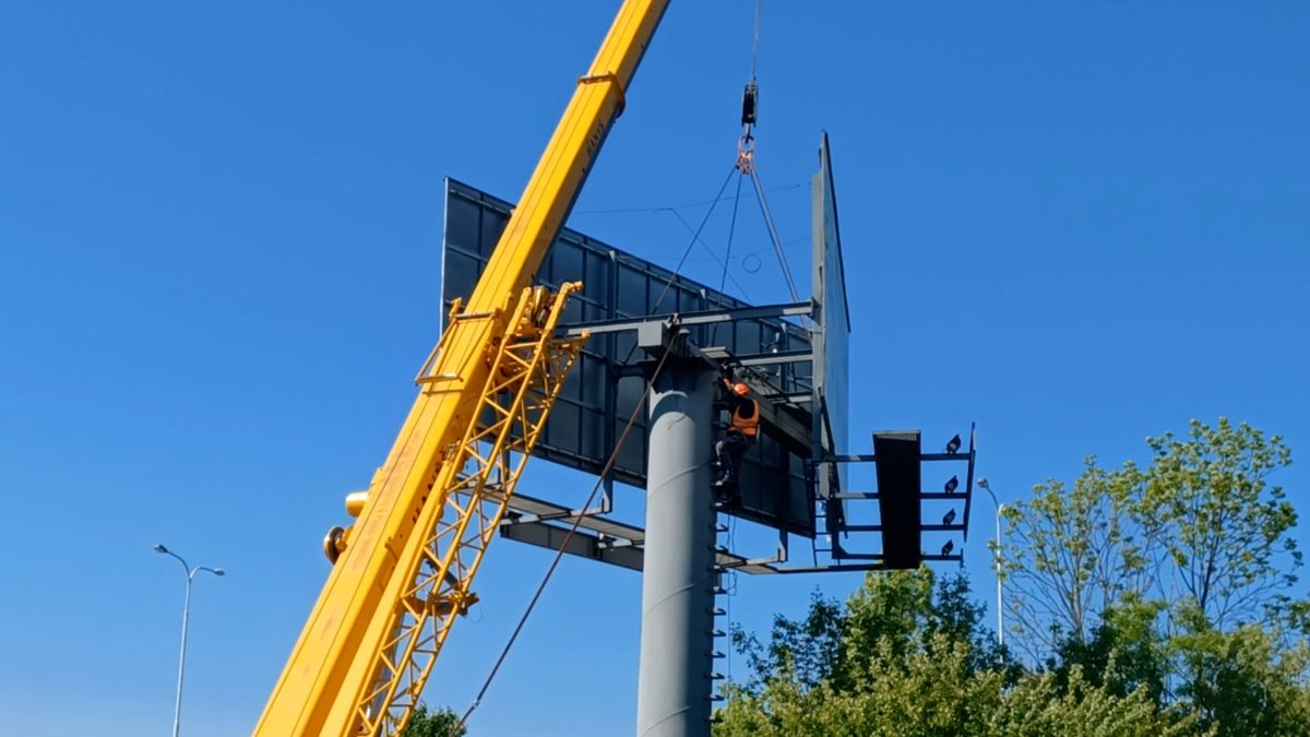 Dříve vyjíždělo na černé odběry elektřiny komando, dnes už se ale tvrdost nenosí
