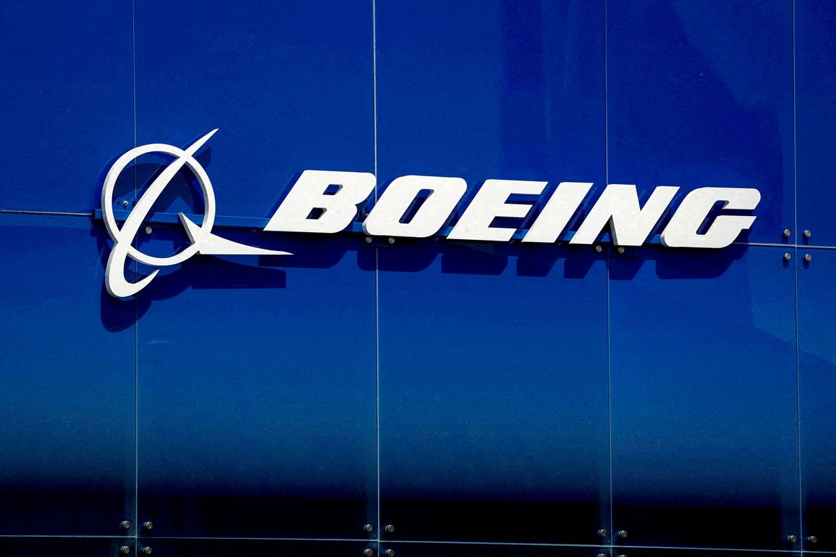 Čína zrušila zákaz dodávek boeingů, USA zmírnily cla na malé balíčky z Číny