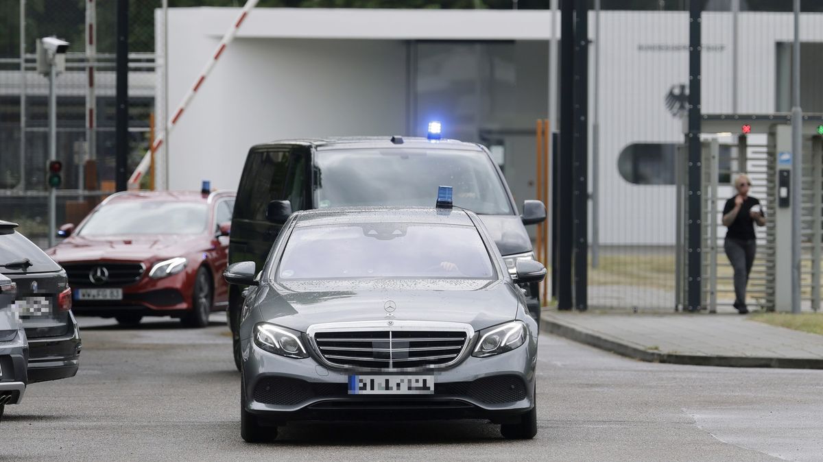 Německá policie zatkla pět teenagerů z neonacistické skupiny Poslední obranná vlna