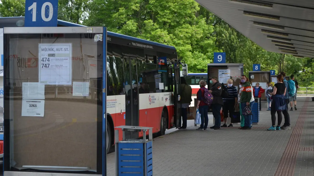 Ač přibylo černých pasažérů, rozšiřuje se nástup d