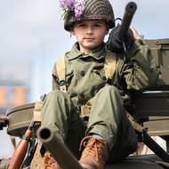 Slavnosti si nenechali ujít ani malí nadšenci historické techniky.