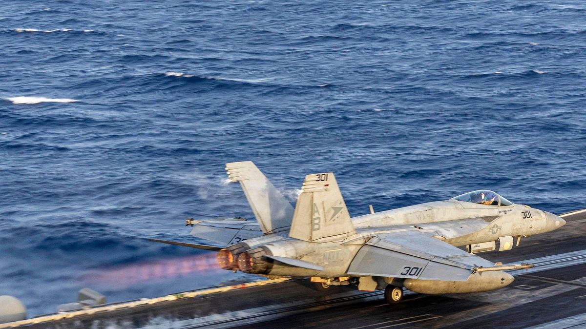 USA přišly o další bojový letoun F/A-18, opět spadl z paluby