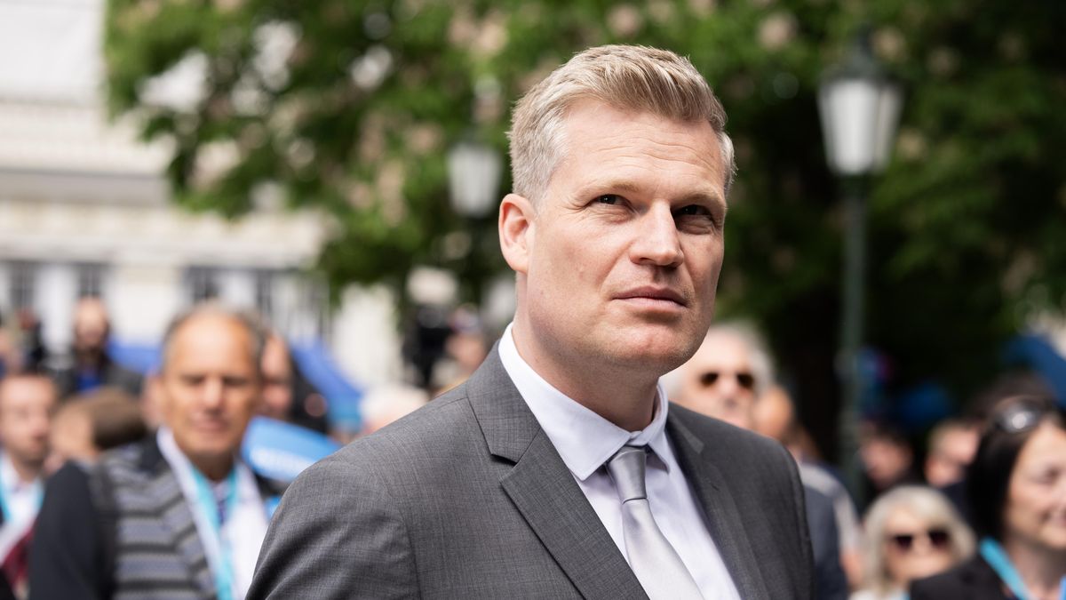 Vydavatelství žádá v otevřeném dopise europoslance Turka o omluvu za útoky na novináře