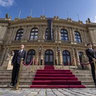 Pražské Rudolfinum se stalo místem posledního rozloučení.