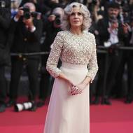 Závěr festivalu si nenechala ujít sedmaosmdesátiletá oscarová herečka Jane Fonda v šatech Oscar de la Renta.