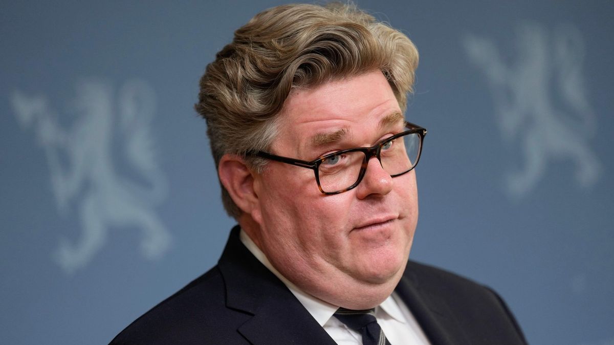 Ve Švédsku kvůli špionáži zadrželi vlastního diplomata. Působil na ambasádách po celém světě